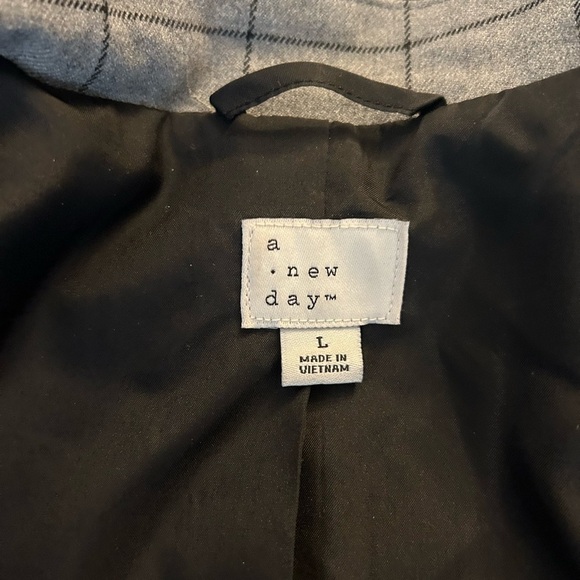 A New Day Single Button Blazer • Used • Size: Large - Picture 9 of 9